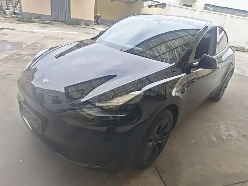 Tesla Model Y, 2023