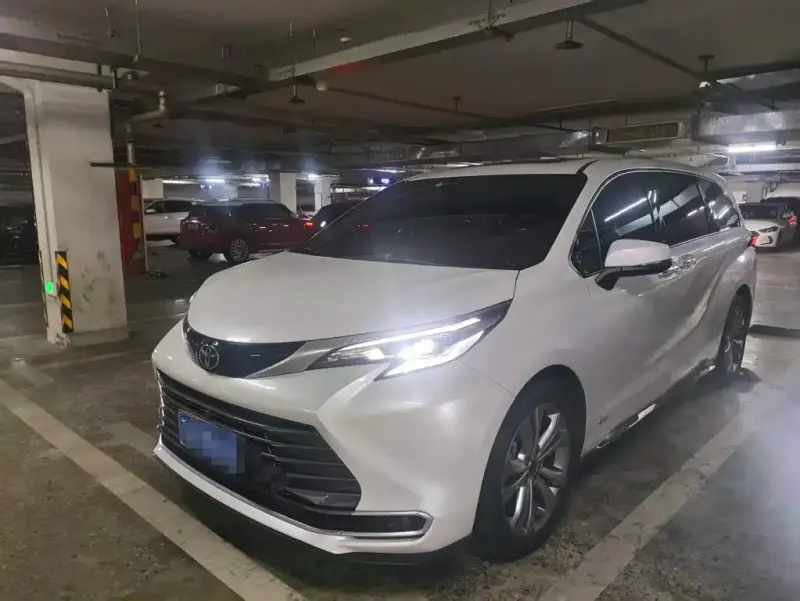 Toyota Sienna, 2024