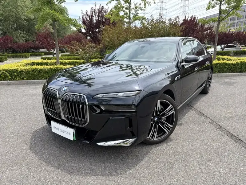 BMW i7, 2025