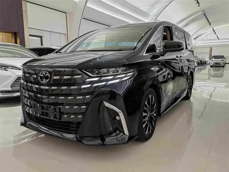 Toyota Alphard, 2024