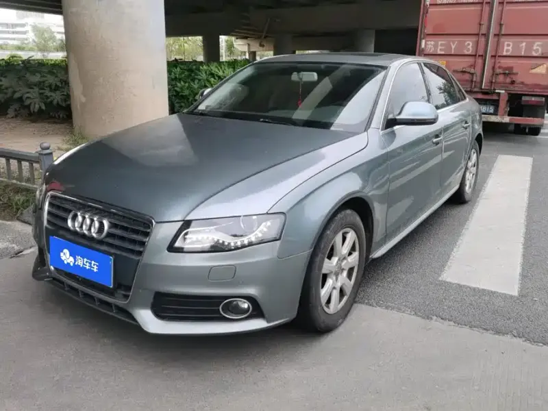 Audi A4L, 2012