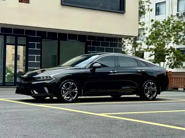 Kia K5, 2022