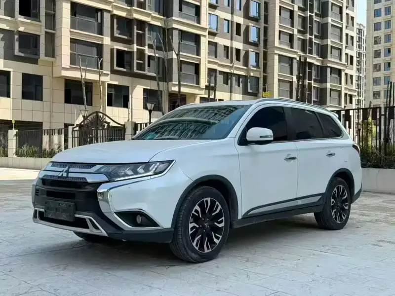 Mitsubishi Outlander, 2021