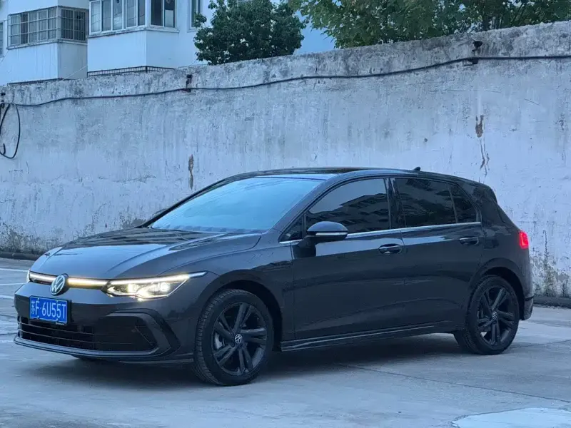 Volkswagen Golf, 2022