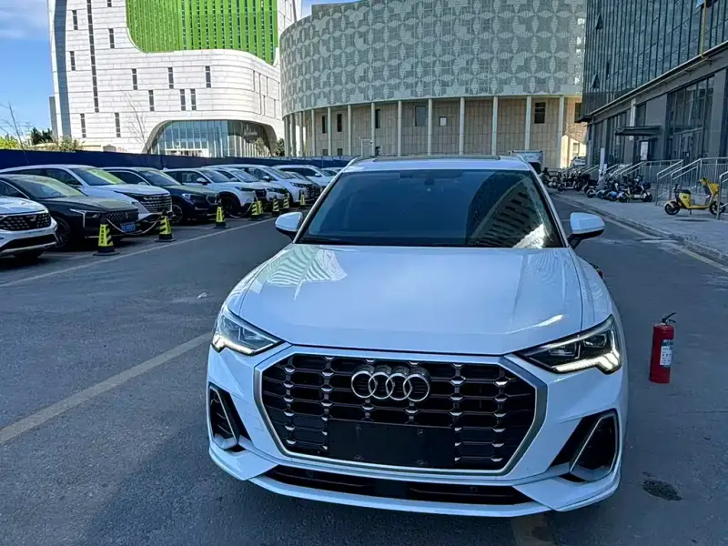 Audi Q3, 2022