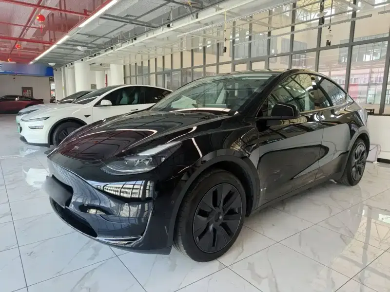 Tesla Model Y, 2023