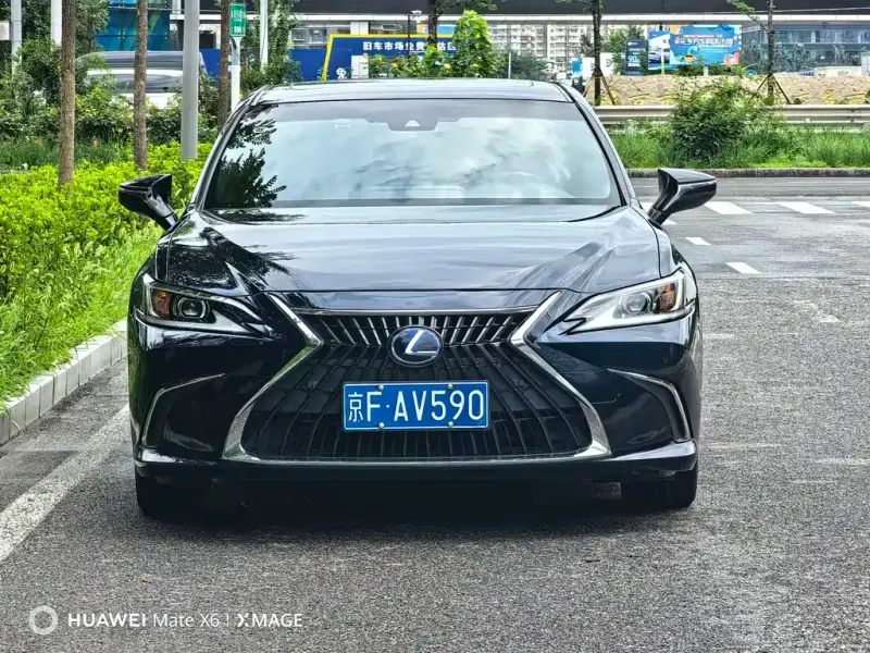 Lexus ES, 2021