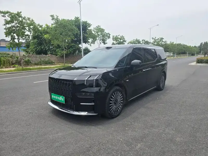 Zeekr 009, 2025