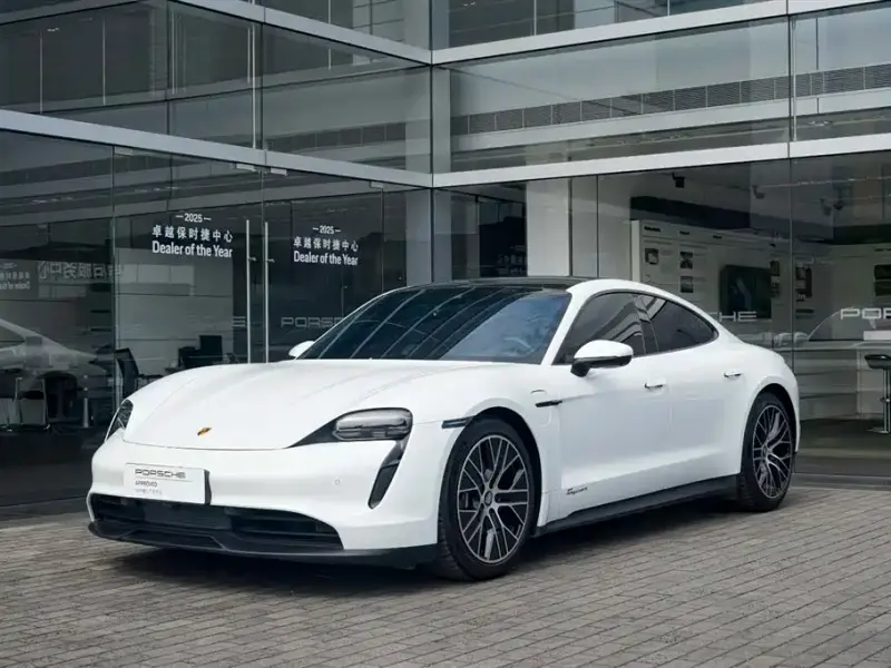Porsche Taycan, 2022