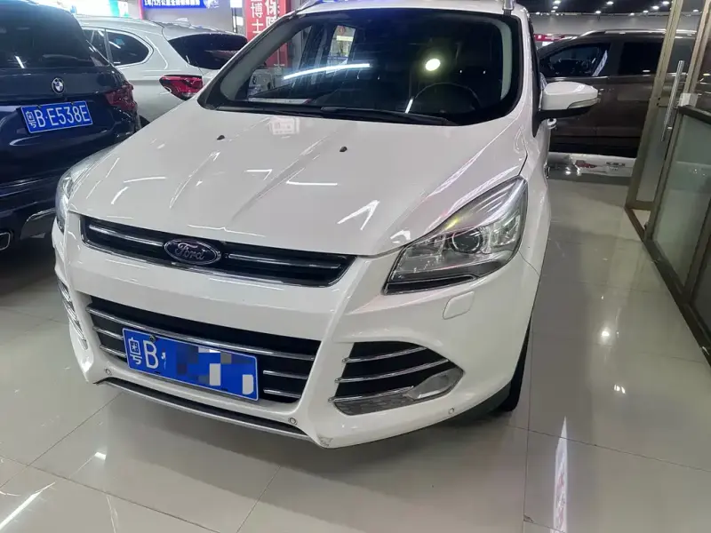 Ford Kuga, 2015