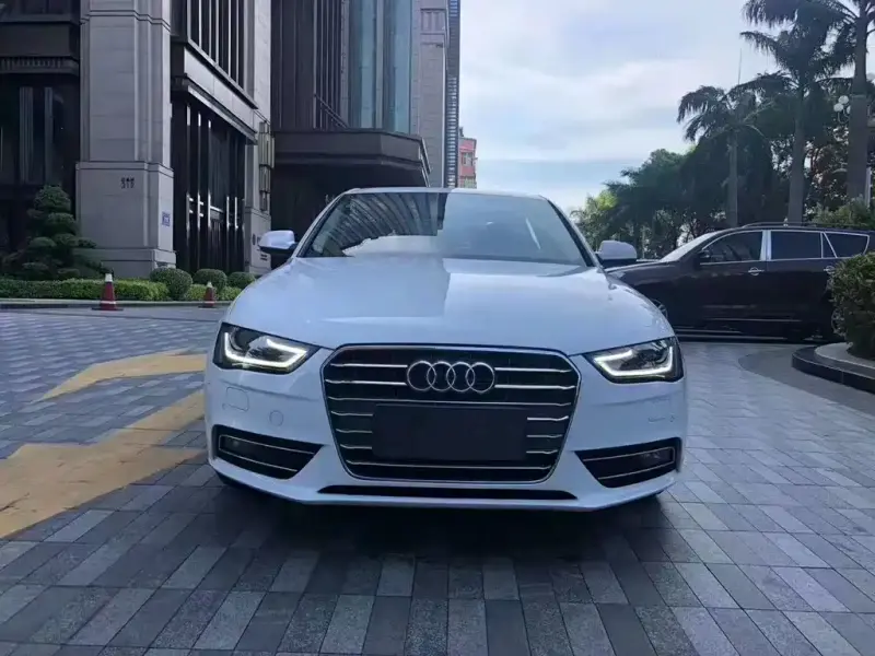 Audi A4L, 2012
