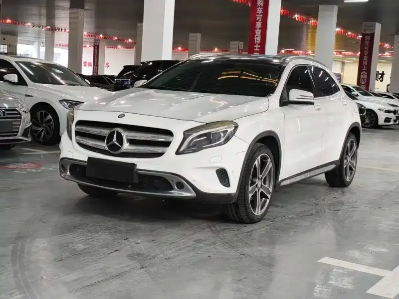 Mercedes-Benz GLA, 2015