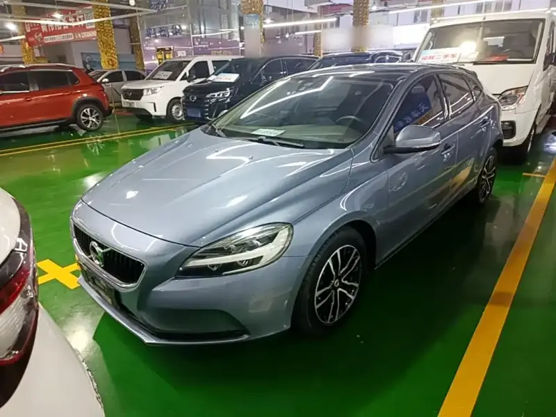 Volvo V40, 2019