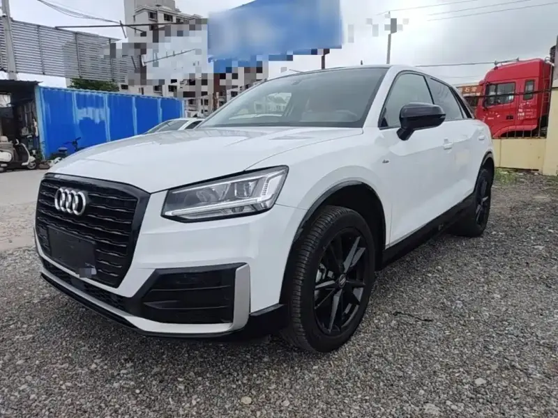 Audi Q2L, 2021