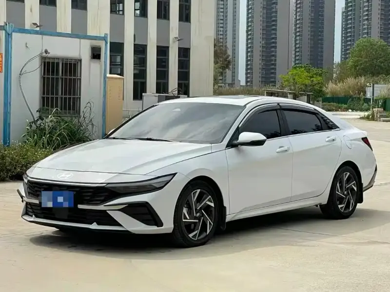 Hyundai Elantra, 2024