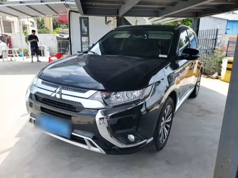 Mitsubishi Outlander, 2021