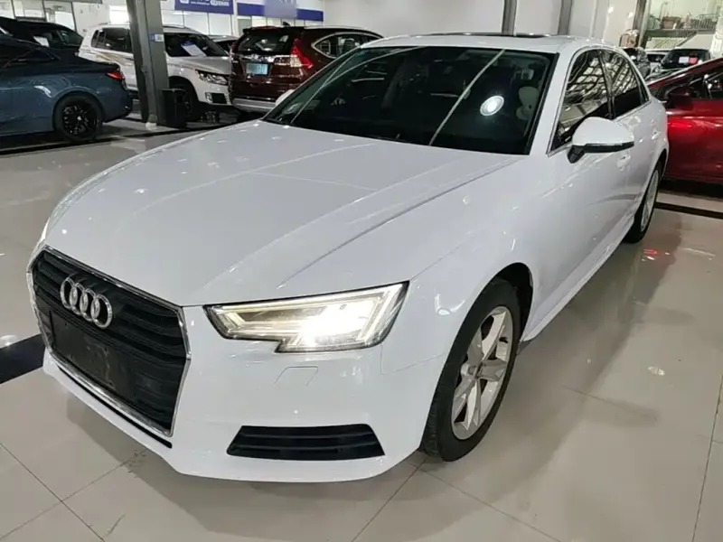 Audi A4L, 2017