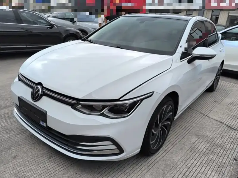Volkswagen Golf, 2022