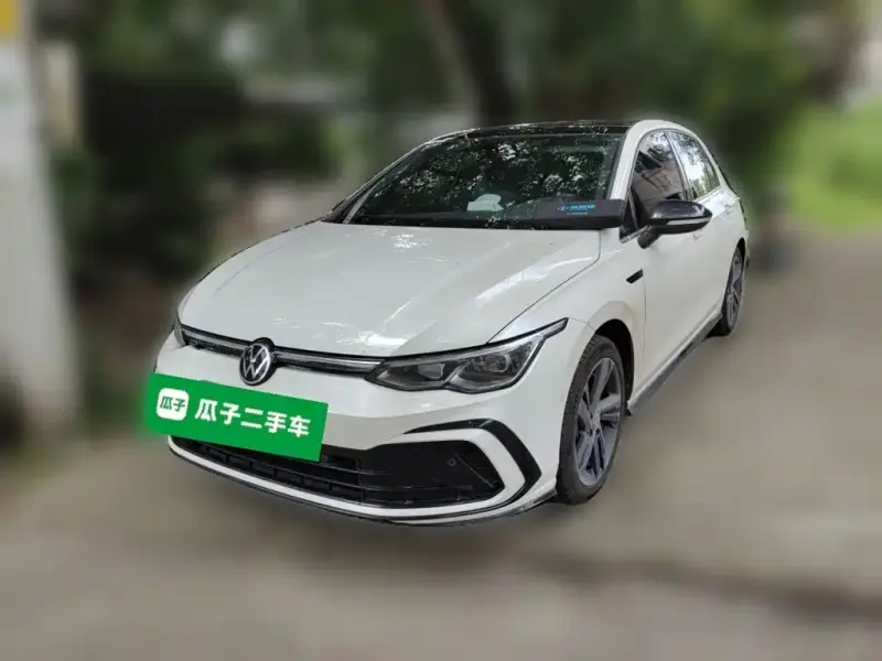 Volkswagen Golf, 2022