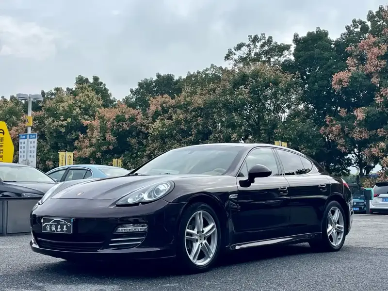 Porsche Panamera, 2011
