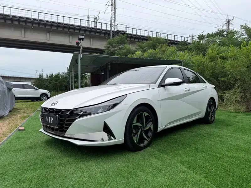 Hyundai Elantra, 2023