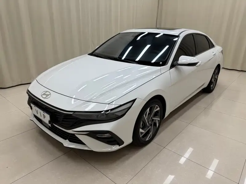 Hyundai Elantra, 2024