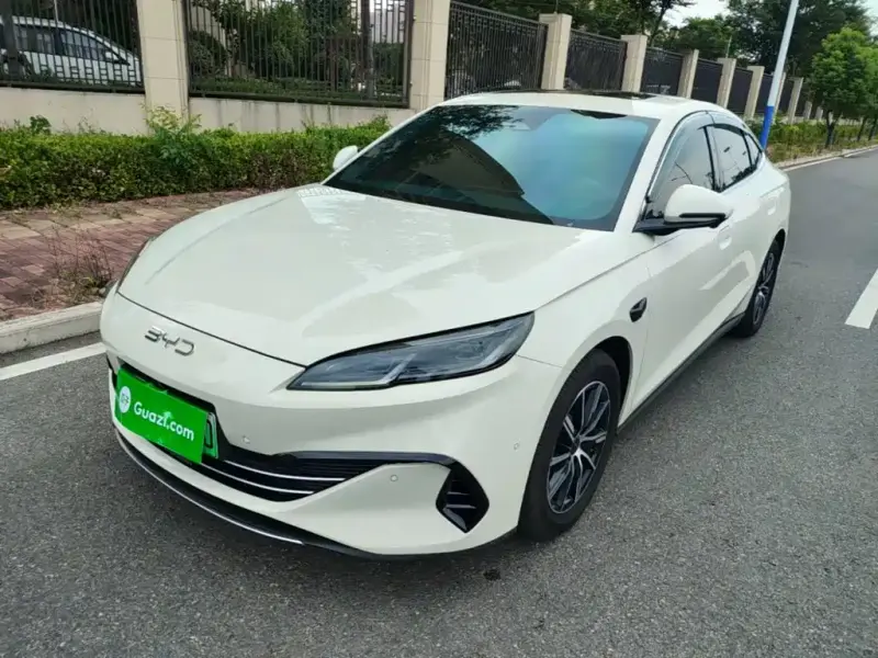 BYD 06, 2025