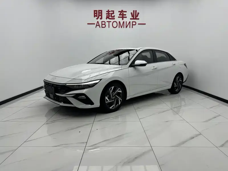 Hyundai Elantra, 2023