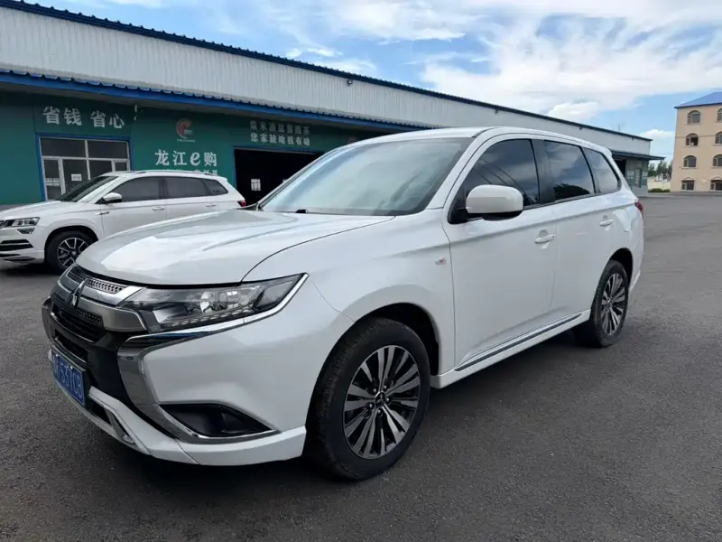 Mitsubishi Outlander, 2021