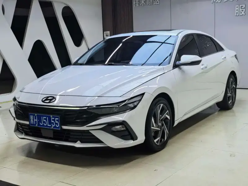 Hyundai Elantra, 2023
