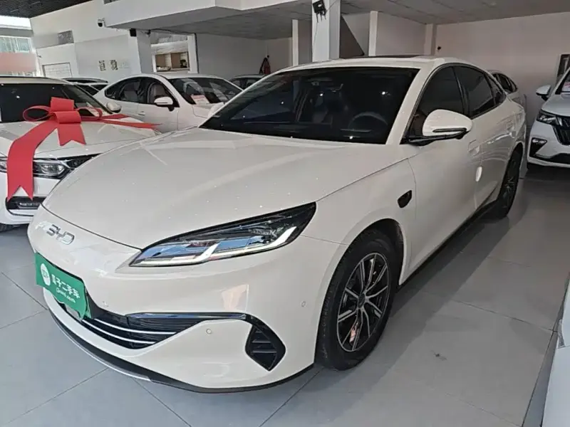BYD 06, 2025