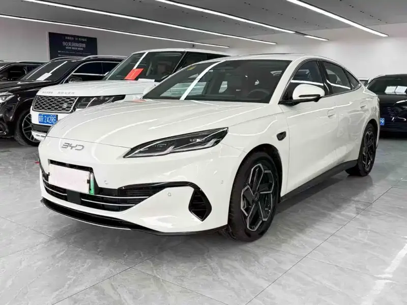 BYD 06, 2025