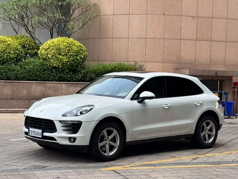 Porsche Macan, 2016
