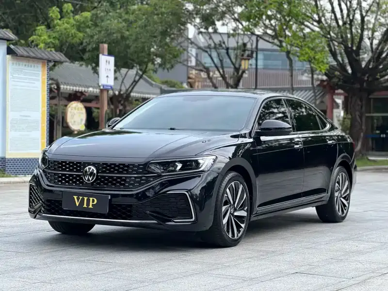 Volkswagen Passat, 2022