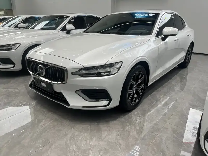 Volvo S60, 2022
