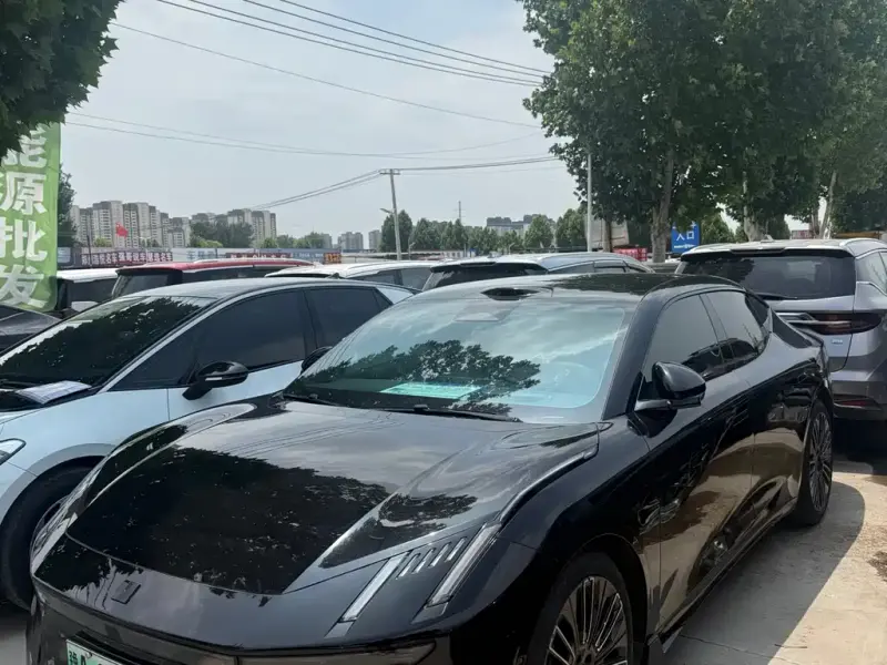 Lynk & Co 10, 2025