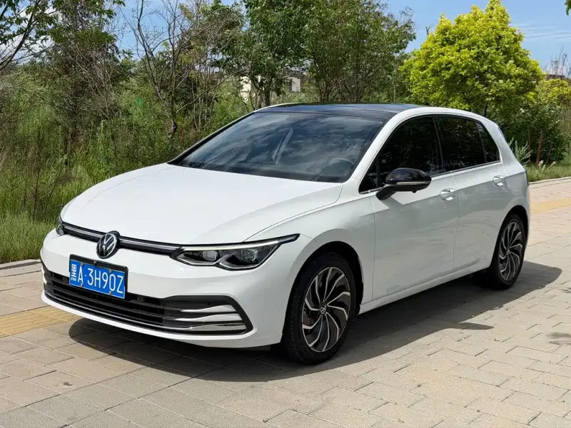 Volkswagen Golf, 2022
