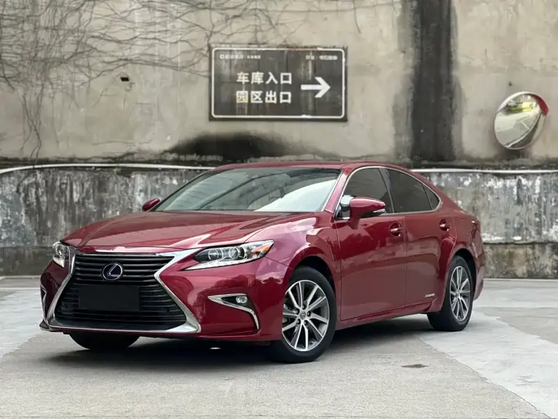 Lexus ES, 2016
