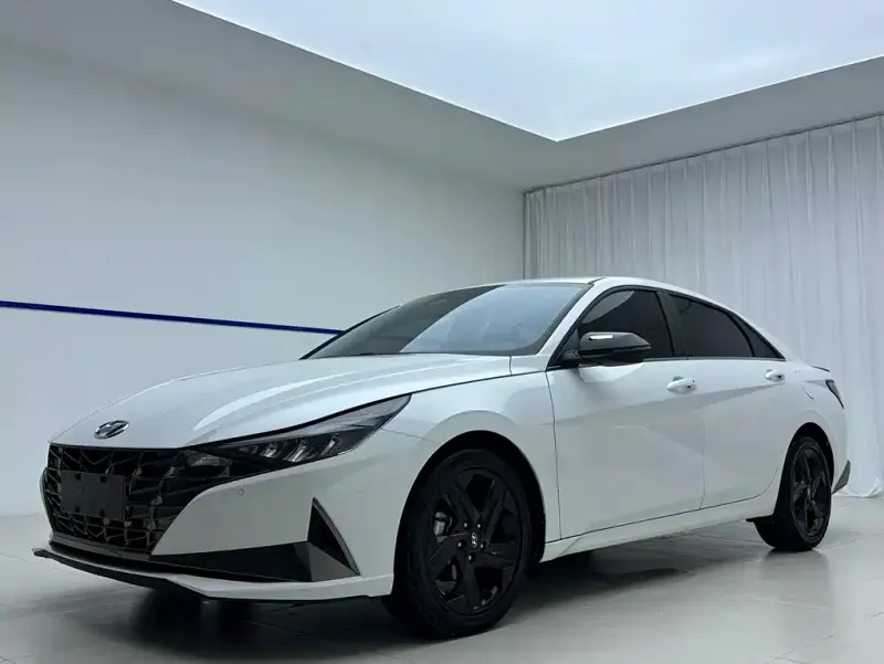 Hyundai Elantra, 2023