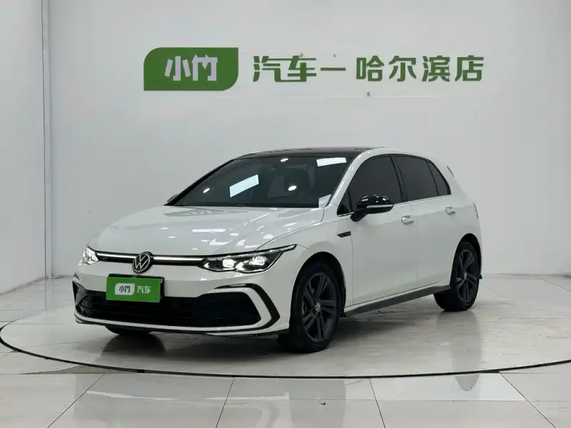 Volkswagen Golf, 2022
