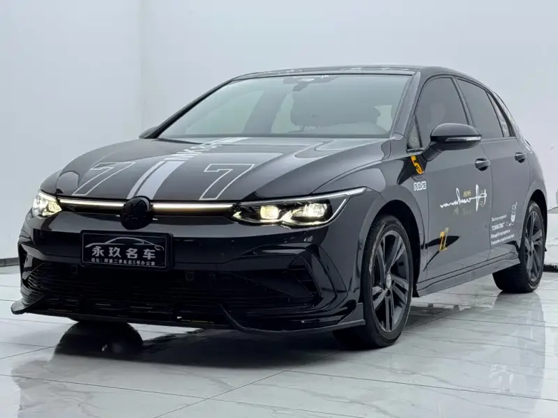Volkswagen Golf, 2024