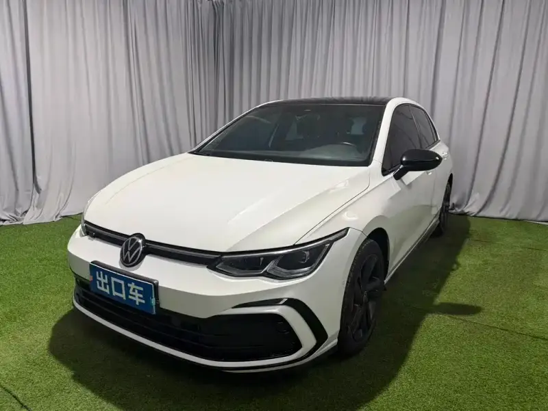 Volkswagen Golf, 2022