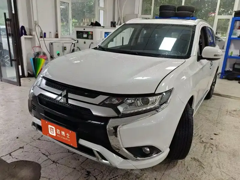 Mitsubishi Outlander, 2023