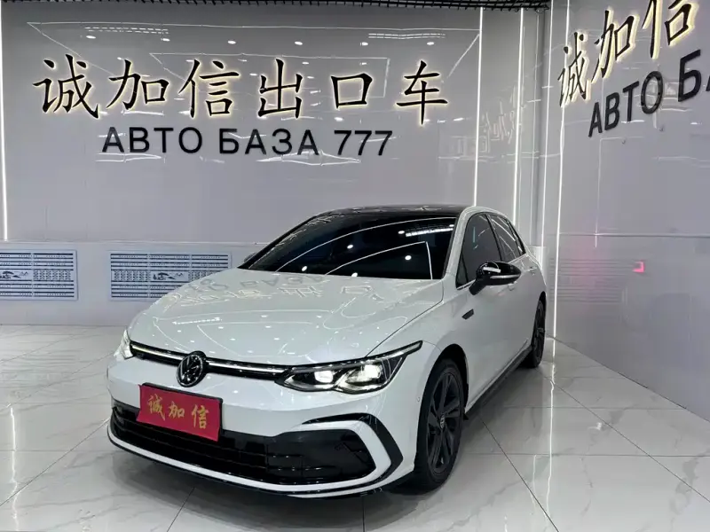 Volkswagen Golf, 2024