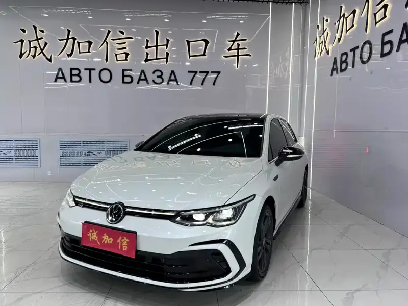 Volkswagen Golf, 2022