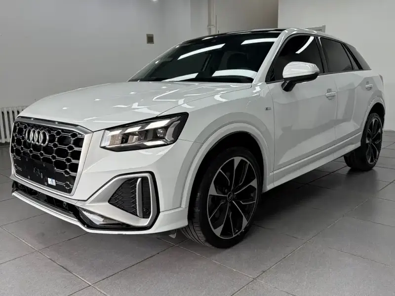 Audi Q2L, 2022