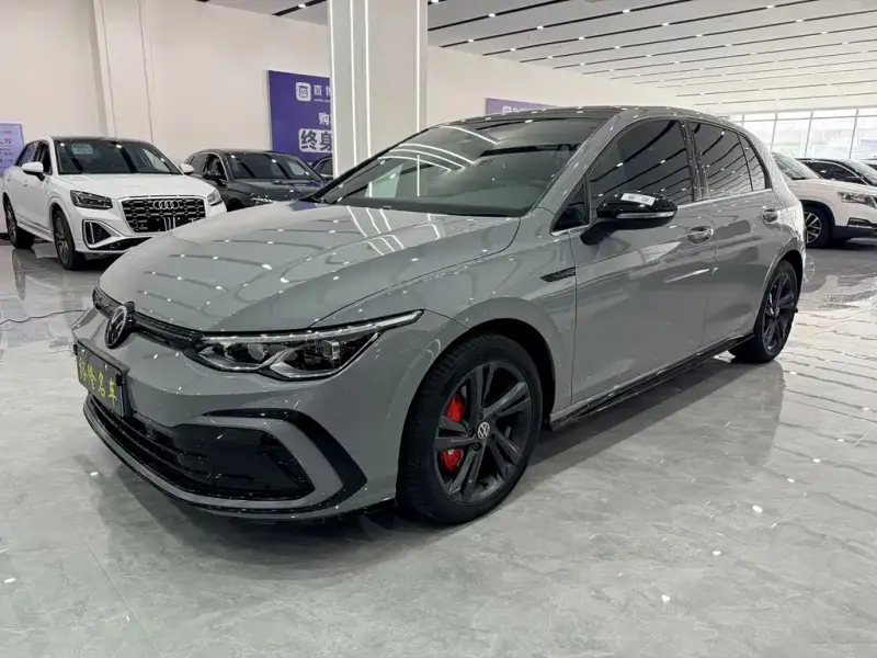 Volkswagen Golf, 2022