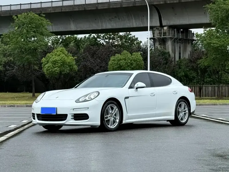 Porsche Panamera, 2015