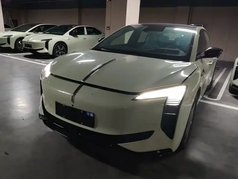 Hongqi EH7, 2026