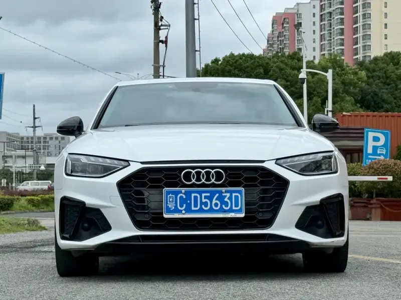 Audi A4L, 2022